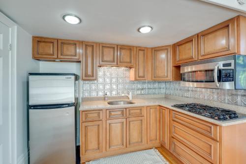 Historic New Albany Apartment about 6 Mi to Louisville in New Albany, USA