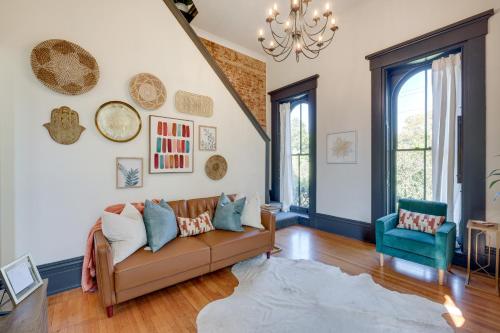 Chic & Historic Apartment ~ 6 Mi to Louisville! in 新奧爾巴尼(IN)