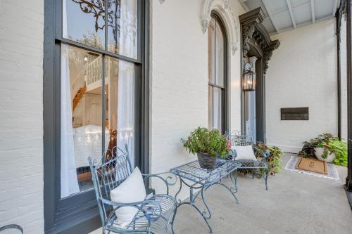 Chic & Historic Apartment ~ 6 Mi to Louisville! in 新奧爾巴尼(IN)