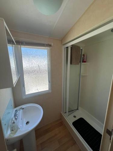 8 berth pet friendly caravan, Penrhyn Bay, Llandudno