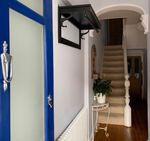 大堂, Cardiff - Home from Home in 斯普洛特