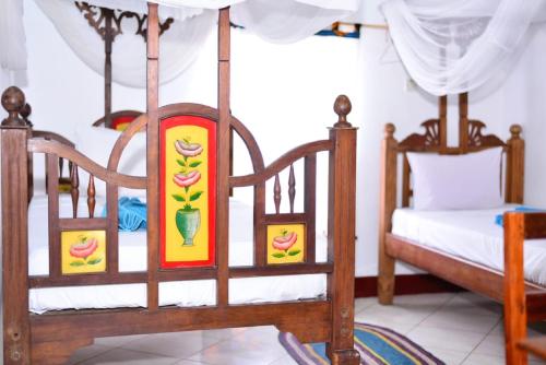 Twin Room image 2