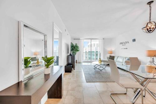 Modern 1 Bed in the Heart of Brickell With Free Parking in Miami, USA