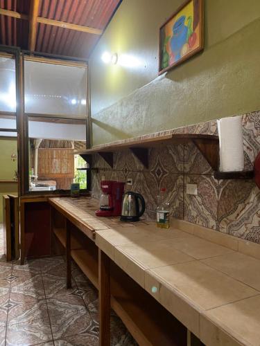 Mauras Tropical Mini Hostel & Tours