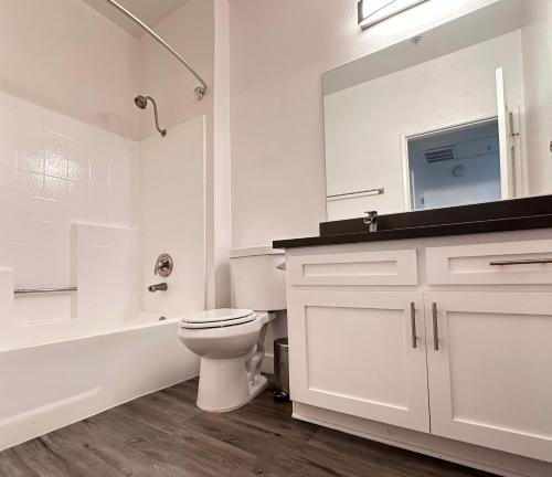 Hollywood Retreat! Private room in 2BR apartment in Los Angeles, USA