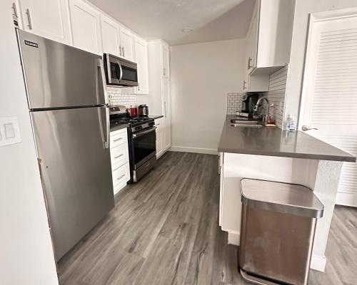 Hollywood Retreat! Private room in 2BR apartment in Los Angeles, USA