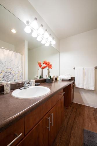 Luxurious stay near the beach in Newport Beach, USA