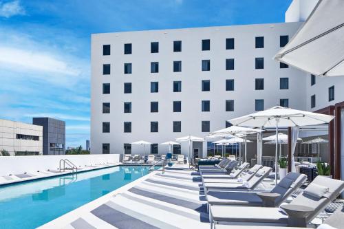AC Hotel by Marriott Miami Aventura - image 2