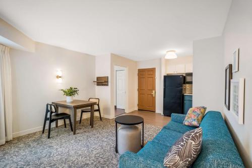 Sonesta ES Suites Denver South Park Meadows