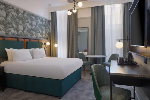 1 queen bed