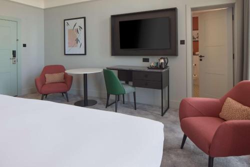 DoubleTree by Hilton Brighton Metropole - image 3
