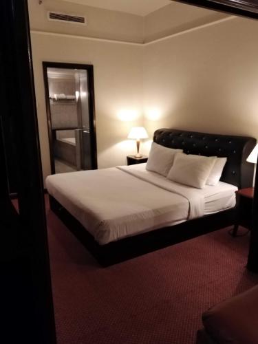 Cool Service Apartment at Times square, Kuala Lumpur (photo 3)