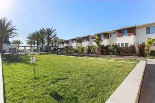 2 Bedroom + Loft Townhome in Otay Ranch in Chula Vista, USA