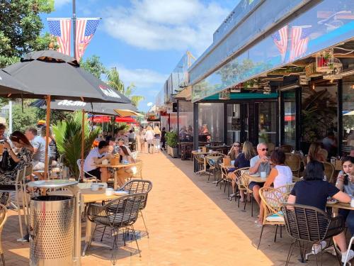 Orewa Motor Lodge in أوريوا