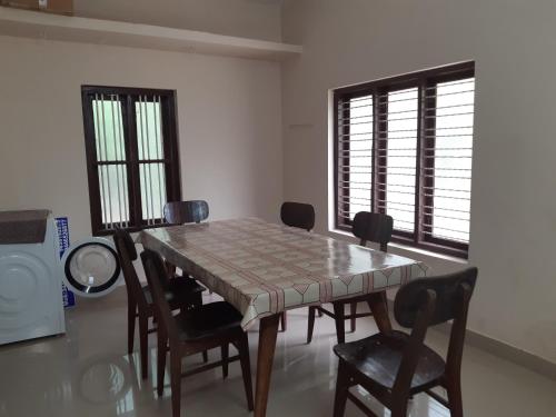 VALIYATH HOLIDAYS HOMESTAY