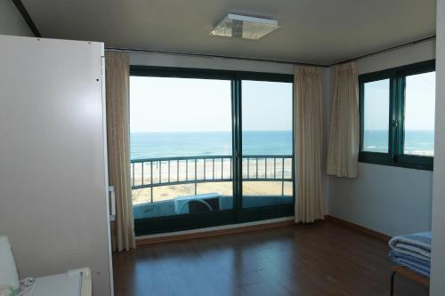 Family Room with Side Sea View