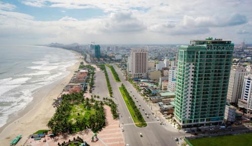 One-Bedroom Apartment with Sea View image 10