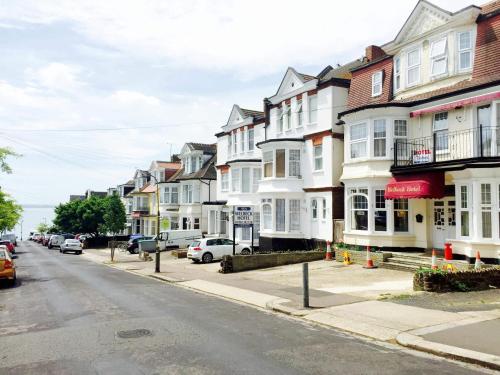 Welbeck Hotel - Close To Beach, Train Station & Southend Airport