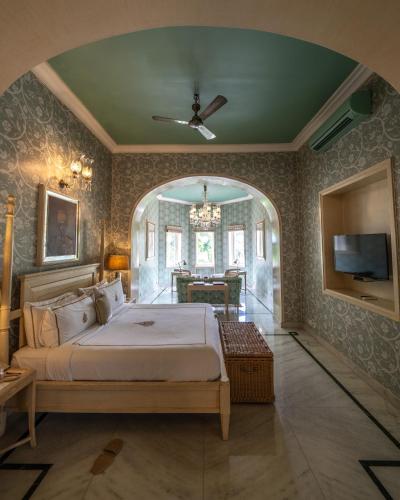 room detail thumbnail 1