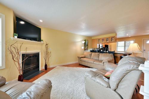 Unit 109 2 BDRM 2 BA condo - image 6