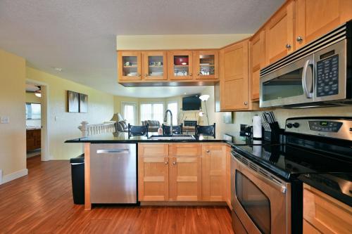 Unit 109 2 BDRM 2 BA condo - image 5