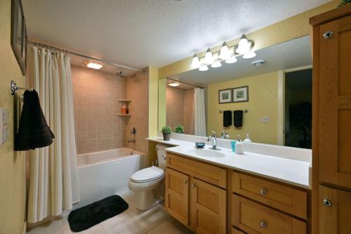 Unit 109 2 BDRM 2 BA condo - image 13