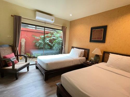 room detail thumbnail 1