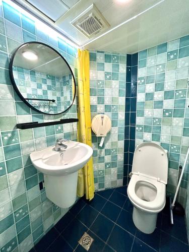 room detail thumbnail 2