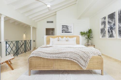 Plantegninger, "Beach Happy" Schooner Bay - Beachfront Apartment in Speightstown