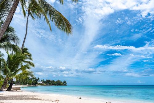 Plantegninger, "Beach Happy" Schooner Bay - Beachfront Apartment in Speightstown