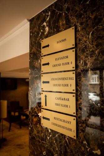 Hotel Royal Inn - image 10