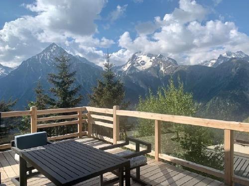 Surplombant la station de ski des 2 Alpes, séduisez avec une vue imprenable