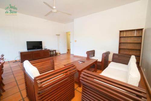 One-Bedroom Apartment image 10