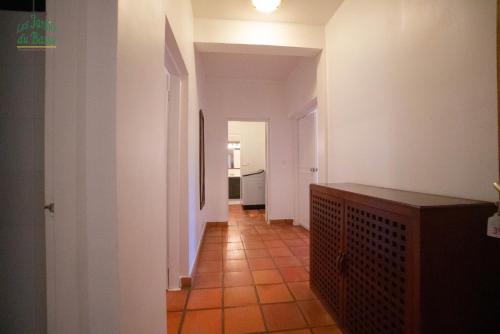 One-Bedroom Apartment image 8