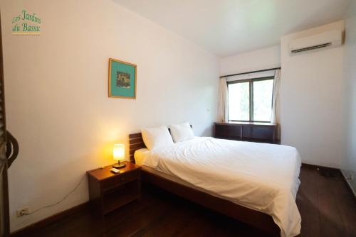 One-Bedroom Apartment image 7