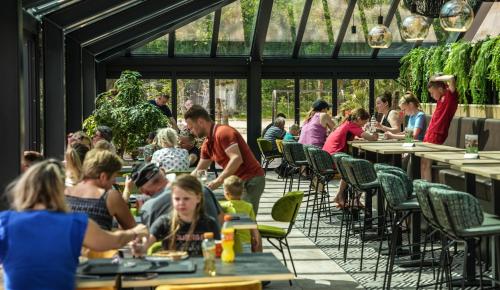 Étterem, Camping Wedderbergen in Verspreide huizen in de Weddermarke