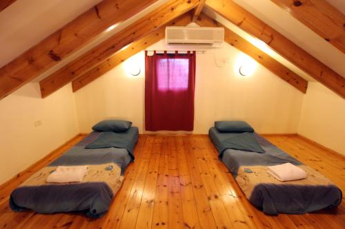 Cabins Tammuz