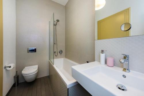 Bellevue Apartment - image 4