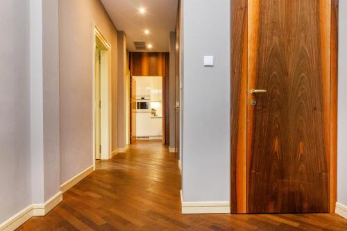 Bellevue Apartment - image 7