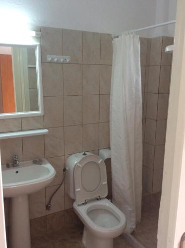 Studio with Garden View (2 Adults) - Ground Floor image 10