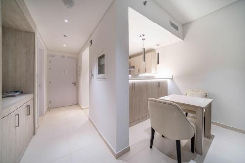 LUXFolio Retreats - Contemporary Elegance - main image