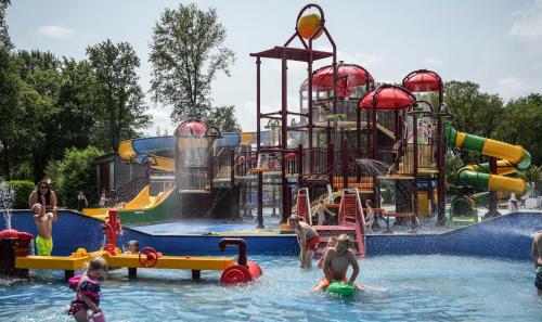 Aquapark, Camping Wedderbergen in Verspreide huizen in de Weddermarke