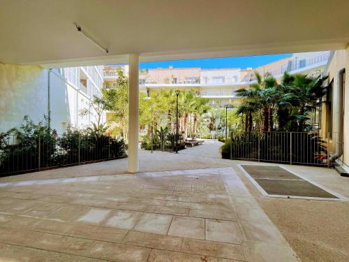 Apartment Vieil Antibes 82 m2 with secured private parking 3 Rooms