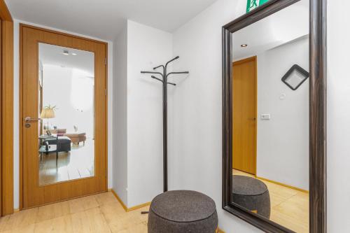 Baldursbrá Apartment by Heimaleiga - image 2