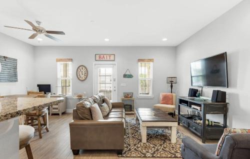 Pet~Friendly Townhome in The Heart of Destin