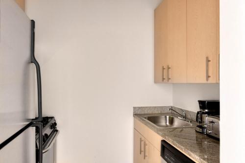FiDi studio w gym doorman nr Freedom Tower NYC-1093 in New York, USA