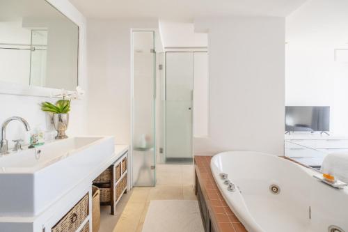 Clifton Sunset, Does have Power!