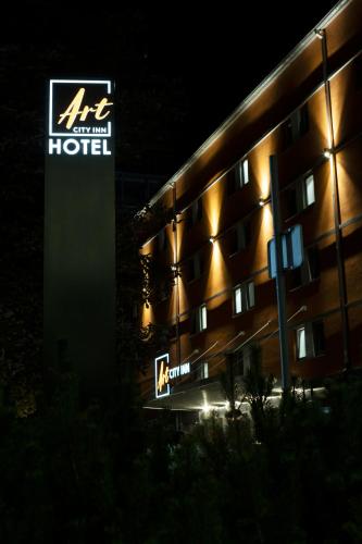 Art City Inn - image 13