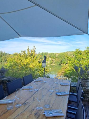 498614858 Logis Hotels Domaine du Châtelard