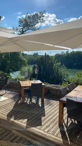 498614906 Logis Hotels Domaine du Châtelard